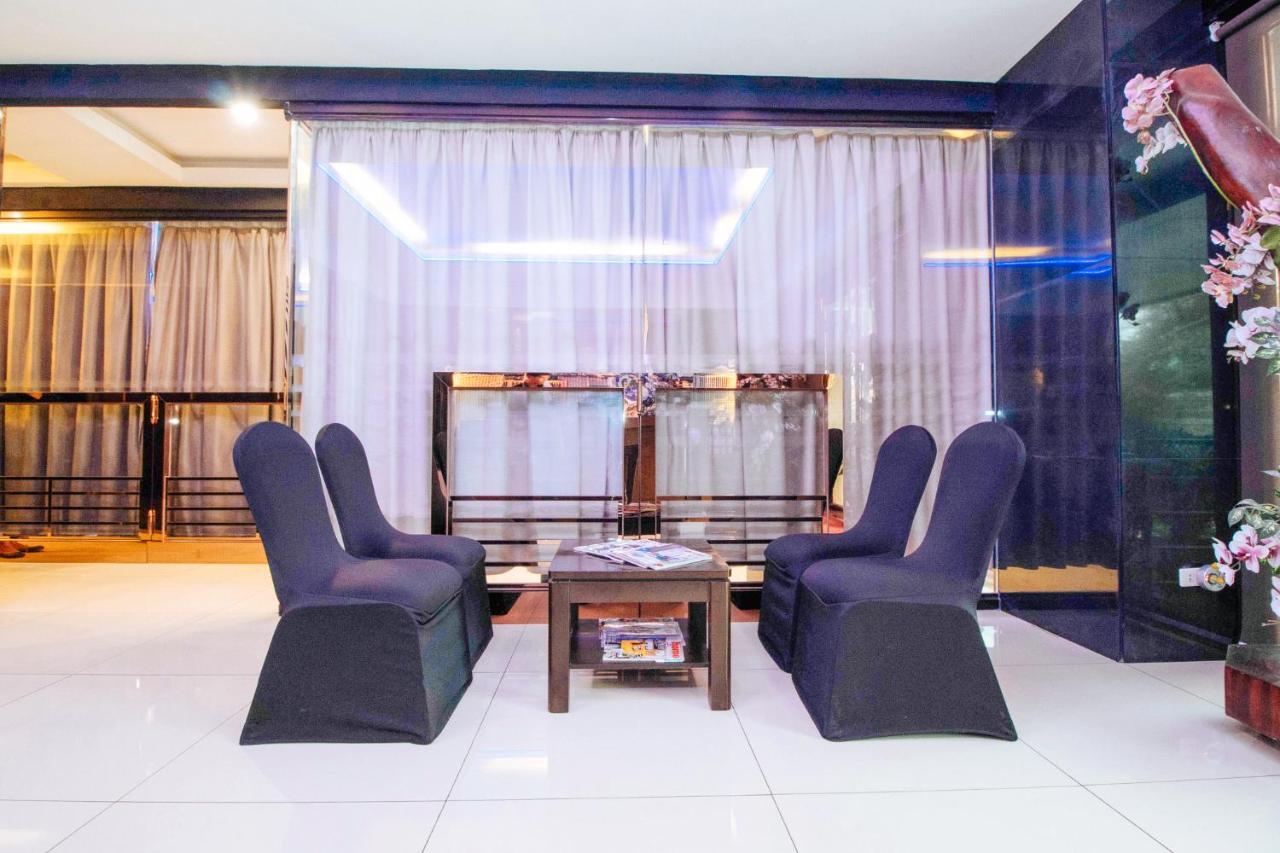 Reddoorz Premium Near Trinoma Hotel Кесон Сити Екстериор снимка