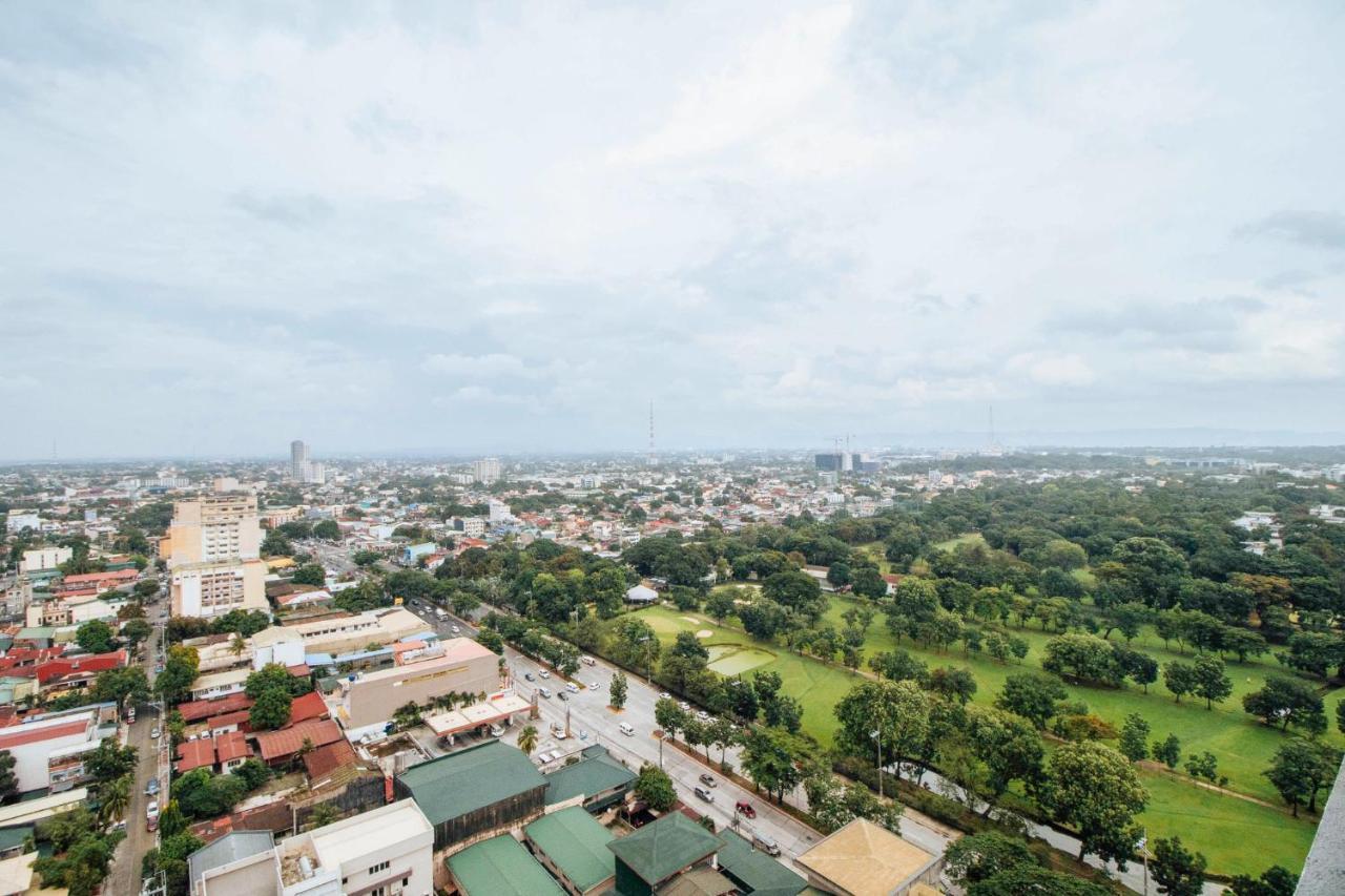 Reddoorz Premium Near Trinoma Hotel Кесон Сити Екстериор снимка
